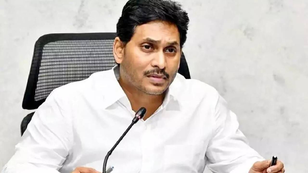 ಆಂಧ್ರಪ್ರದೇಶದ ಮಾಜಿ ಮುಖ್ಯಮಂತ್ರಿ ಜಗನ್ ರೆಡ್ಡಿ ವಿರುದ್ಧ ಕೊಲೆ ಯತ್ನ ಪ್ರಕರಣ ದಾಖಲು ಆಂಧ್ರಪ್ರದೇಶದ ಮಾಜಿ ಮುಖ್ಯಮಂತ್ರಿ ಜಗನ್ ರೆಡ್ಡಿ ವಿರುದ್ಧ ಕೊಲೆ ಯತ್ನ ಪ್ರಕರಣ ದಾಖಲು