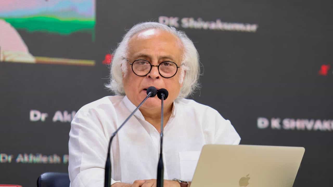 ಜೂನ್ 25ರಂದು ಸಂವಿಧಾನ್ ಹತ್ಯಾ ದಿವಸ್ ಆಚರಿಸಲು ಕೇಂದ್ರ ನಿರ್ಧಾರ; 'ಜೂನ್ 4 ಮೋದಿಮುಕ್ತಿ ದಿವಸ್' ಎಂದ ಕಾಂಗ್ರೆಸ್ ಜೂನ್ 25ರಂದು ಸಂವಿಧಾನ್ ಹತ್ಯಾ ದಿವಸ್ ಆಚರಿಸಲು ಕೇಂದ್ರ ನಿರ್ಧಾರ; 'ಜೂನ್ 4 ಮೋದಿಮುಕ್ತಿ ದಿವಸ್' ಎಂದ ಕಾಂಗ್ರೆಸ್