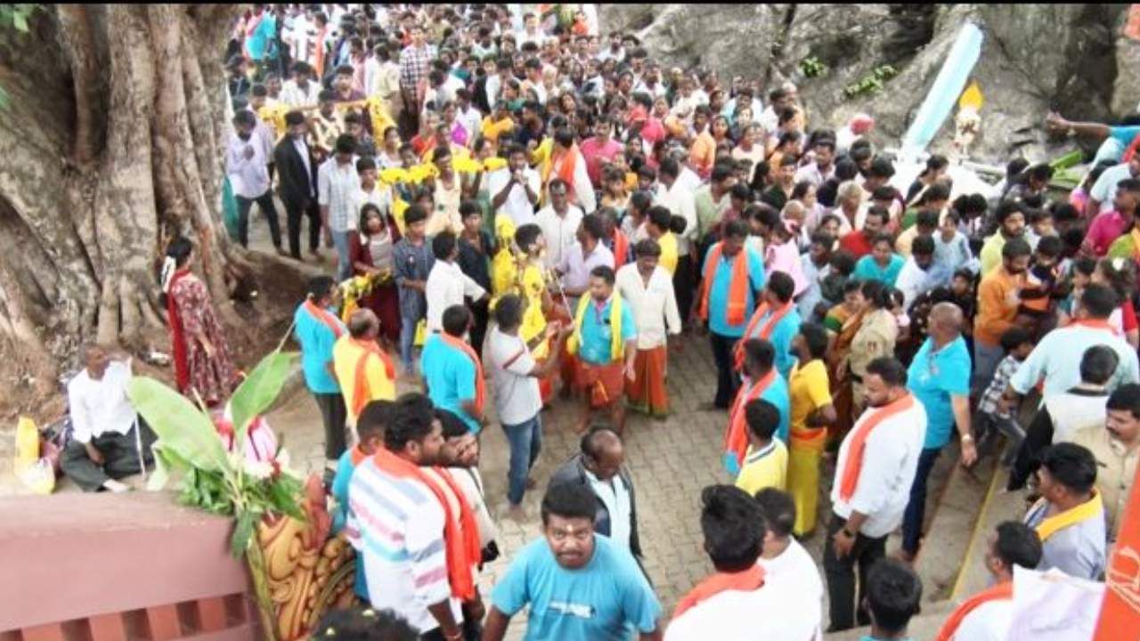 ನಿನ್ನೆ ಮತ್ತು ಇಂದು ಎರಡು ದಿನಗಳ ಕಾಲ ಬಾಲಸುಬ್ರಮಣ್ಯನಿಗೆ ಅಡಿಕೃತ್ತಿಕೆ ಹರೋಹರ ಜಾತ್ರೆ ನಡೆಯಿತು. ಈ ಜಾತ್ರೆಯು ಸಂಭ್ರಮ ಸಡಗರದಿಂದ ಕೂಡಿತ್ತು. ಕೊವಿಡ್ ಬಳಿಕ ಬೇರೆ ಬೇರೆ ಭಾಗಗಳಿಂದ ಭಕ್ತರು ಜಾತ್ರೆಯಲ್ಲಿ ಭಾಗವಹಿಸಿದ್ದು ವಿಶೇಷವಾಗಿತ್ತು.