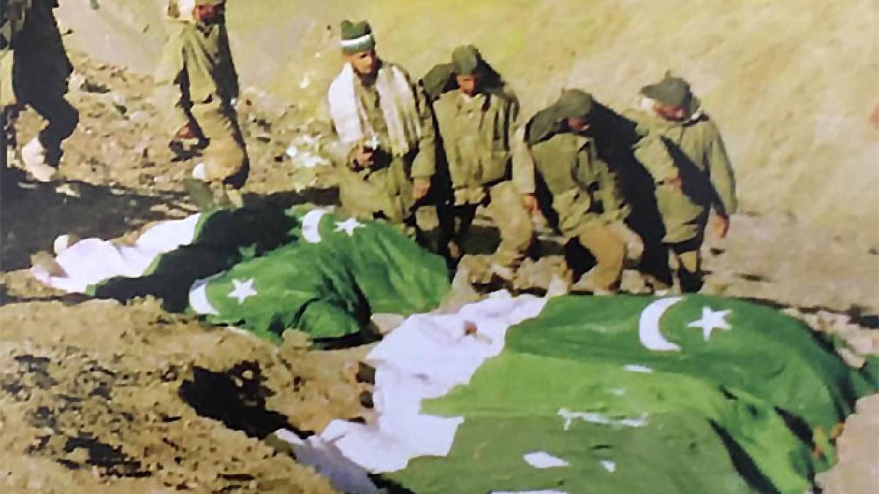 ಕಾರ್ಗಿಲ್ ಯುದ್ಧದಲ್ಲಿ ಮೃತಪಟ್ಟ ತನ್ನ ಸೈನಿಕರ ಶವವನ್ನು ಸ್ವೀಕರಿಸಲು ಪಾಕಿಸ್ತಾನ ಏಕೆ ನಿರಾಕರಿಸಿತ್ತು? ಕಾರ್ಗಿಲ್ ಯುದ್ಧದಲ್ಲಿ ಮೃತಪಟ್ಟ ತನ್ನ ಸೈನಿಕರ ಶವವನ್ನು ಸ್ವೀಕರಿಸಲು ಪಾಕಿಸ್ತಾನ ಏಕೆ ನಿರಾಕರಿಸಿತ್ತು?