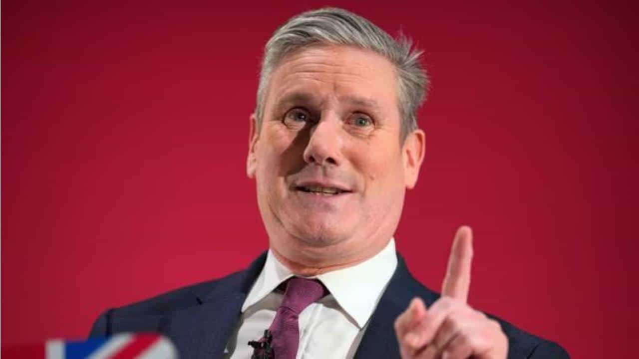 Keir Starmer: ರಿಷಿ ಸುನಕ್ರನ್ನು ಸೋಲಿಸಿ ಬ್ರಿಟನ್ ಪ್ರಧಾನಿಯಾಗುವತ್ತ ಹೆಜ್ಜೆ ಹಾಕುತ್ತಿರುವ ಕೀರ್ ಸ್ಟಾರ್ಮರ್ ಯಾರು? Keir Starmer: ರಿಷಿ ಸುನಕ್ರನ್ನು ಸೋಲಿಸಿ ಬ್ರಿಟನ್ ಪ್ರಧಾನಿಯಾಗುವತ್ತ ಹೆಜ್ಜೆ ಹಾಕುತ್ತಿರುವ ಕೀರ್ ಸ್ಟಾರ್ಮರ್ ಯಾರು?