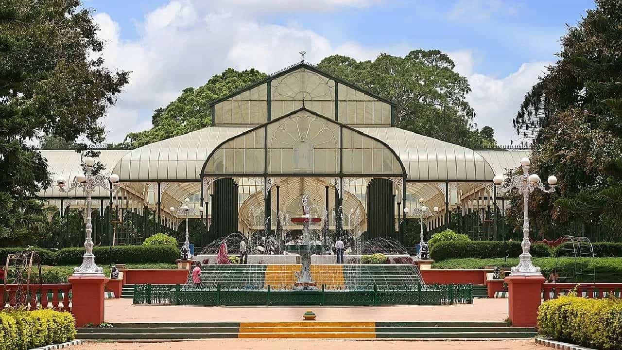 LalBagh Flower Show 2024: ಲಾಲ್ ಬಾಗ್ ಫ್ಲವರ್ ಶೋ ದಿನಾಂಕ ನಿಗದಿ, ಈ ಬಾರಿಯ ಫಲಪುಷ್ಪ ಪ್ರದರ್ಶನದಲ್ಲಿದೆ ಹಲವು ವಿಶೇಷ LalBagh Flower Show 2024: ಲಾಲ್ ಬಾಗ್ ಫ್ಲವರ್ ಶೋ ದಿನಾಂಕ ನಿಗದಿ, ಈ ಬಾರಿಯ ಫಲಪುಷ್ಪ ಪ್ರದರ್ಶನದಲ್ಲಿದೆ ಹಲವು ವಿಶೇಷ
