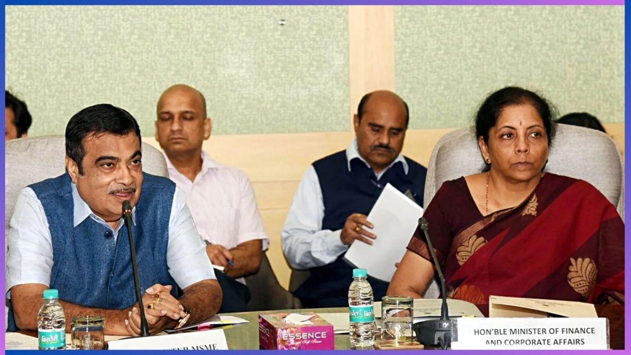 ಜೀವ ಮತ್ತು ವೈದ್ಯಕೀಯ ವಿಮೆ ಮೇಲಿನ ಶೇ.18ರಷ್ಟು GST ತೆಗೆದುಹಾಕಿ, ವಿತ್ತ ಸಚಿವೆಗೆ ಗಡ್ಕರಿ ಪತ್ರ ಜೀವ ಮತ್ತು ವೈದ್ಯಕೀಯ ವಿಮೆ ಮೇಲಿನ ಶೇ.18ರಷ್ಟು GST ತೆಗೆದುಹಾಕಿ, ವಿತ್ತ ಸಚಿವೆಗೆ ಗಡ್ಕರಿ ಪತ್ರ