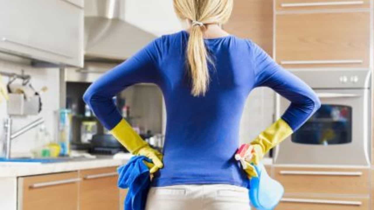 Cleaning Tips : ಮನೆಯ ಸ್ವಚ್ಛತೆಗೂ ಇರಲಿ ಟೈಮ್ ಟೇಬಲ್, ಸ್ವಚ್ಛತೆ ಹೇಗಿರಬೇಕು? ಇಲ್ಲಿದೆ ನೋಡಿ Cleaning Tips : ಮನೆಯ ಸ್ವಚ್ಛತೆಗೂ ಇರಲಿ ಟೈಮ್ ಟೇಬಲ್, ಸ್ವಚ್ಛತೆ ಹೇಗಿರಬೇಕು? ಇಲ್ಲಿದೆ ನೋಡಿ