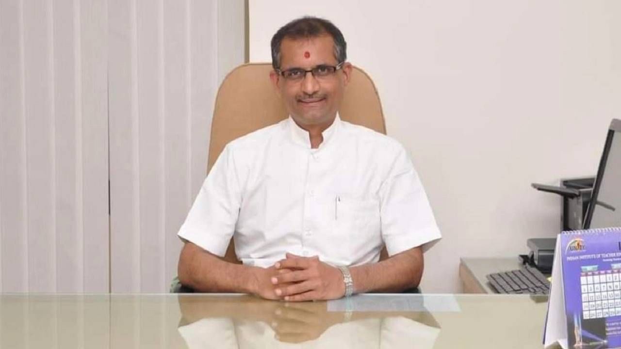 ಐದು ವರ್ಷಗಳ ಅಧಿಕಾರಾವಧಿ ಬಾಕಿ ಇರುವಾಗಲೇ, ಯುಪಿಎಸ್ಸಿ ಅಧ್ಯಕ್ಷ ಮನೋಜ್ ಸೋನಿ ರಾಜೀನಾಮೆ