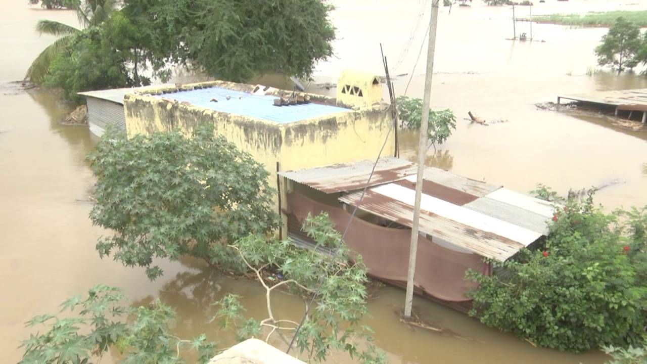 Flood in Bagalkote district, Mudhola-Sangli road closed 