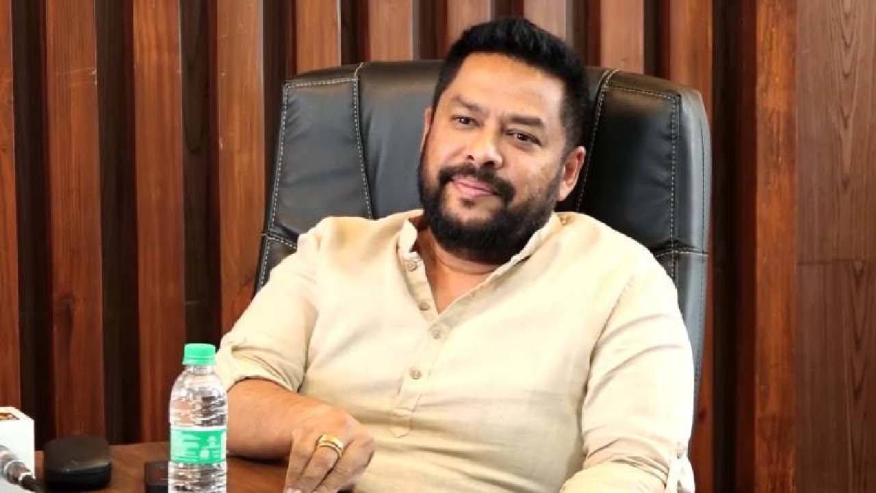 ವಾಲ್ಮೀಕಿ ನಿಗಮದಲ್ಲಿ ಬಹುಕೋಟಿ ಹಗರಣ: ಶಾಸಕ ನಾಗೇಂದ್ರ ಇಡಿ ವಶಕ್ಕೆ ವಾಲ್ಮೀಕಿ ನಿಗಮದಲ್ಲಿ ಬಹುಕೋಟಿ ಹಗರಣ: ಶಾಸಕ ನಾಗೇಂದ್ರ ಇಡಿ ವಶಕ್ಕೆ