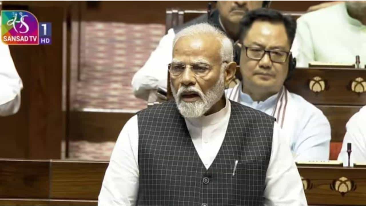 ಯಾವುದೇ ಸರ್ಕಾರ ಅಧಿಕಾರಕ್ಕೆ ಬಂದರೂ ಸಂವಿಧಾನ ಲೈಟ್​ ಹೌಸ್​ನಂತೆ ಕಾರ್ಯನಿರ್ವಹಿಸುತ್ತೆ: ಪ್ರಧಾನಿ ಮೋದಿ