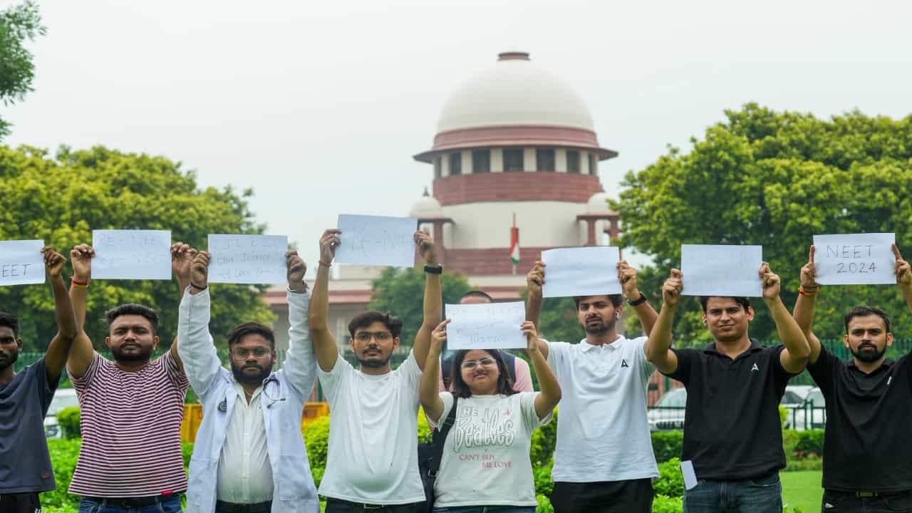 NEET 2024: ನೀಟ್ ಪರೀಕ್ಷೆಯ ಫಲಿತಾಂಶಗಳನ್ನು ಜುಲೈ 20ರಂದು ಮಧ್ಯಾಹ್ನ 12ರೊಳಗೆ ಪ್ರಕಟಿಸಲು ಎನ್ಟಿಎಗೆ ಸುಪ್ರೀಂ ನಿರ್ದೇಶನ NEET 2024: ನೀಟ್ ಪರೀಕ್ಷೆಯ ಫಲಿತಾಂಶಗಳನ್ನು ಜುಲೈ 20ರಂದು ಮಧ್ಯಾಹ್ನ 12ರೊಳಗೆ ಪ್ರಕಟಿಸಲು ಎನ್ಟಿಎಗೆ ಸುಪ್ರೀಂ ನಿರ್ದೇಶನ