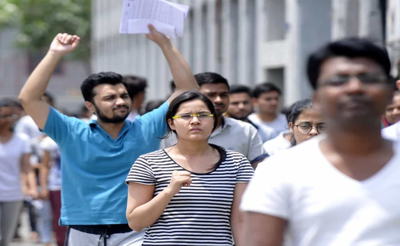 NEET ಮರುಪರೀಕ್ಷೆ ಫಲಿತಾಂಶ ಪ್ರಕಟ: ಯಾರಿಗೂ ಇಲ್ಲ ಫುಲ್ ಮಾರ್ಕ್ಸ್; ಟಾಪರ್ಗಳ ಸಂಖ್ಯೆ 67ರಿಂದ 61ಕ್ಕೆ ಇಳಿಕೆ NEET ಮರುಪರೀಕ್ಷೆ ಫಲಿತಾಂಶ ಪ್ರಕಟ: ಯಾರಿಗೂ ಇಲ್ಲ ಫುಲ್ ಮಾರ್ಕ್ಸ್; ಟಾಪರ್ಗಳ ಸಂಖ್ಯೆ 67ರಿಂದ 61ಕ್ಕೆ ಇಳಿಕೆ