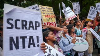 ಕೇರಳದಲ್ಲಿ ವಿದೇಶಾಂಗ ಕಾರ್ಯದರ್ಶಿಯ ನೇಮಕ; ಪಿಣರಾಯಿ ನಡೆಗೆ ಕಾಂಗ್ರೆಸ್, ಬಿಜೆಪಿ ಟೀಕೆ