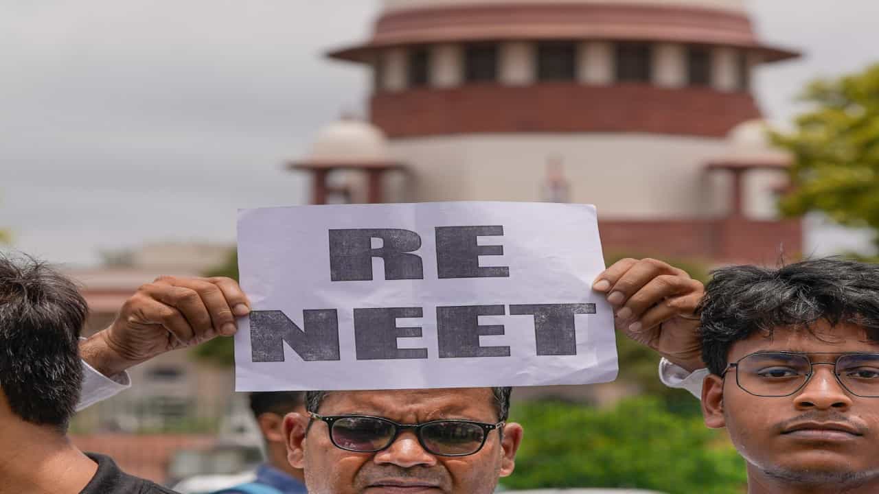 NEET-UG 2024 ಪ್ರಶ್ನೆ ಪತ್ರಿಕೆ ಸೋರಿಕೆ ಪ್ರಕರಣ: ಜುಲೈ18ರಂದು ಸುಪ್ರೀಂ ವಿಚಾರಣೆ NEET-UG 2024 ಪ್ರಶ್ನೆ ಪತ್ರಿಕೆ ಸೋರಿಕೆ ಪ್ರಕರಣ: ಜುಲೈ18ರಂದು ಸುಪ್ರೀಂ ವಿಚಾರಣೆ