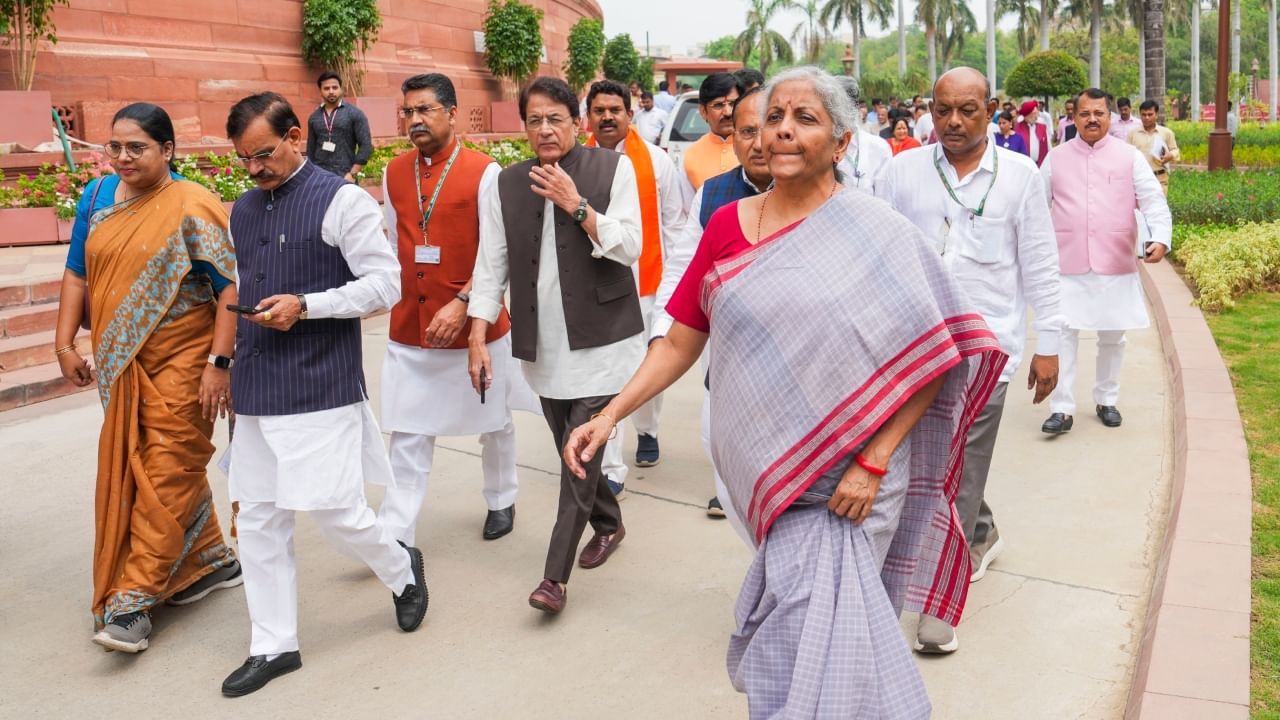 Parliment Budget Session: ಇಂದಿನಿಂದ ಸಂಸತ್ ಬಜೆಟ್ ಅಧಿವೇಶನ: ನಾಳೆ ಮೋದಿ ಸರ್ಕಾರ 3.O ರ ಮೊದಲ ಬಜೆಟ್ Parliment Budget Session: ಇಂದಿನಿಂದ ಸಂಸತ್ ಬಜೆಟ್ ಅಧಿವೇಶನ: ನಾಳೆ ಮೋದಿ ಸರ್ಕಾರ 3.O ರ ಮೊದಲ ಬಜೆಟ್