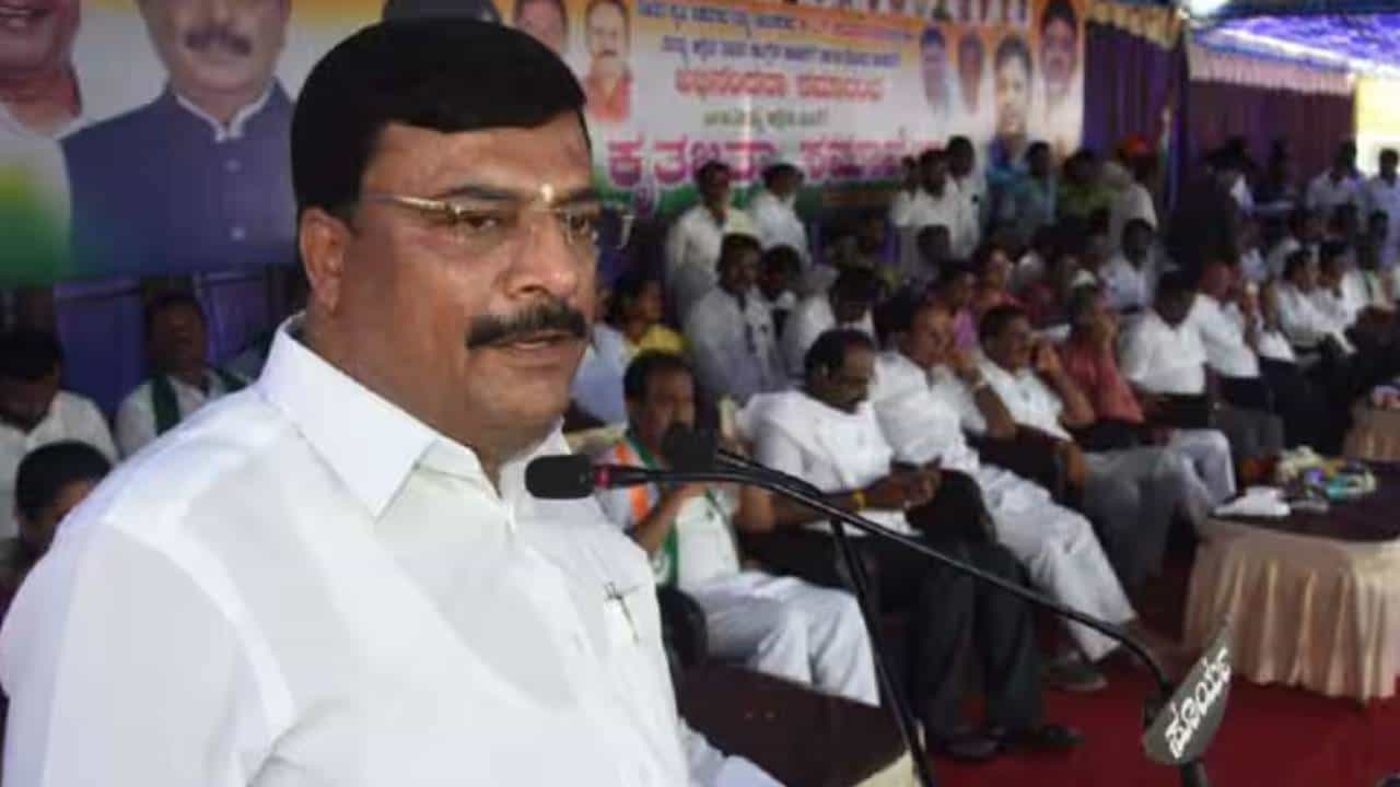 ಸಮಾಜ ಕಲ್ಯಾಣ ಇಲಾಖೆ ವೈಫಲ್ಯದಿಂದ ಕೂಡಿದೆ: ಕಾಂಗ್ರೆಸ್ ಶಾಸಕ ನಾಗೇಂದ್ರ ಸ್ವಾಮಿ ಸಮಾಜ ಕಲ್ಯಾಣ ಇಲಾಖೆ ವೈಫಲ್ಯದಿಂದ ಕೂಡಿದೆ: ಕಾಂಗ್ರೆಸ್ ಶಾಸಕ ನಾಗೇಂದ್ರ ಸ್ವಾಮಿ