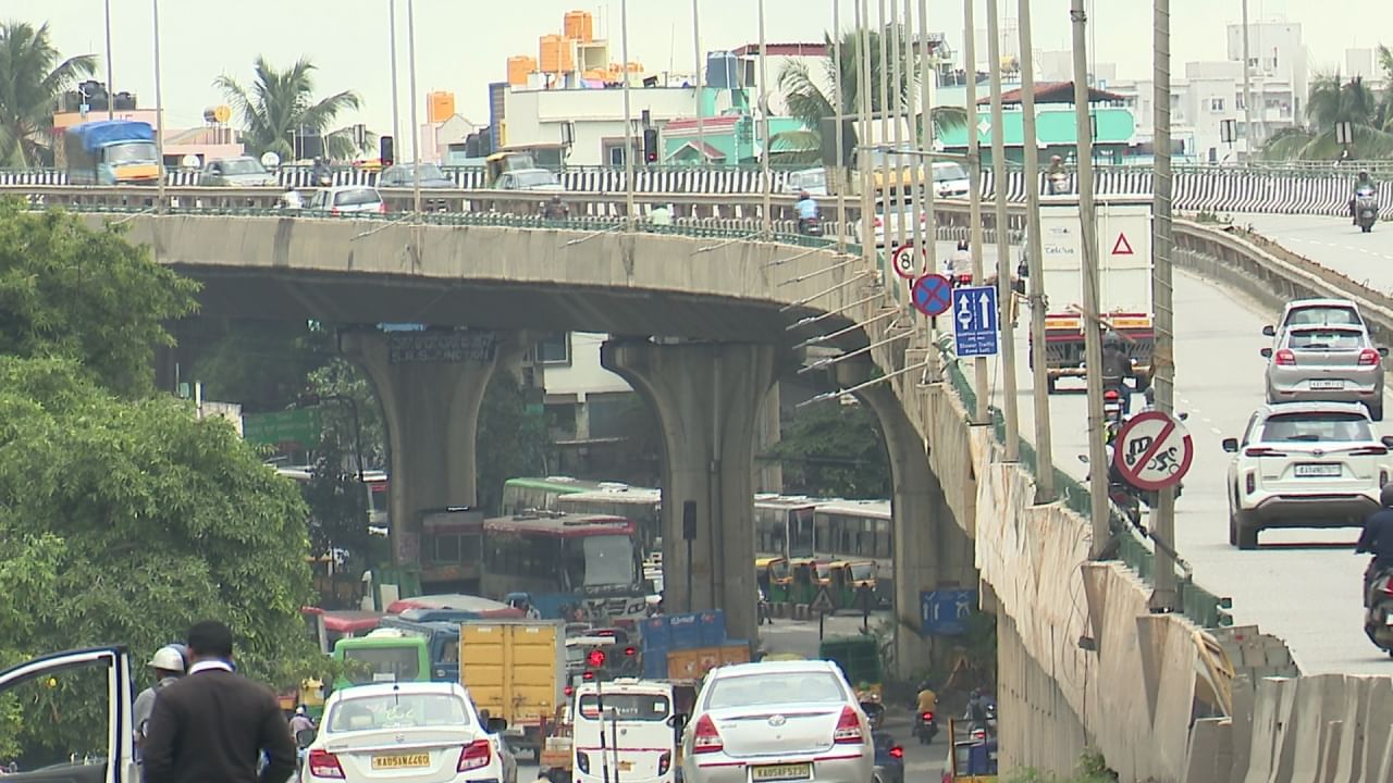 Peenya flyover: ಪೀಣ್ಯ ಫ್ಲೈಓವರ್ ಮೇಲೆ ಸ್ಪೀಡ್ ಬ್ರೇಕ್, ಅತಿ ವೇಗವಾಗಿ ವಾಹನ ಸಂಚರಿಸಿದರೆ ದಂಡ