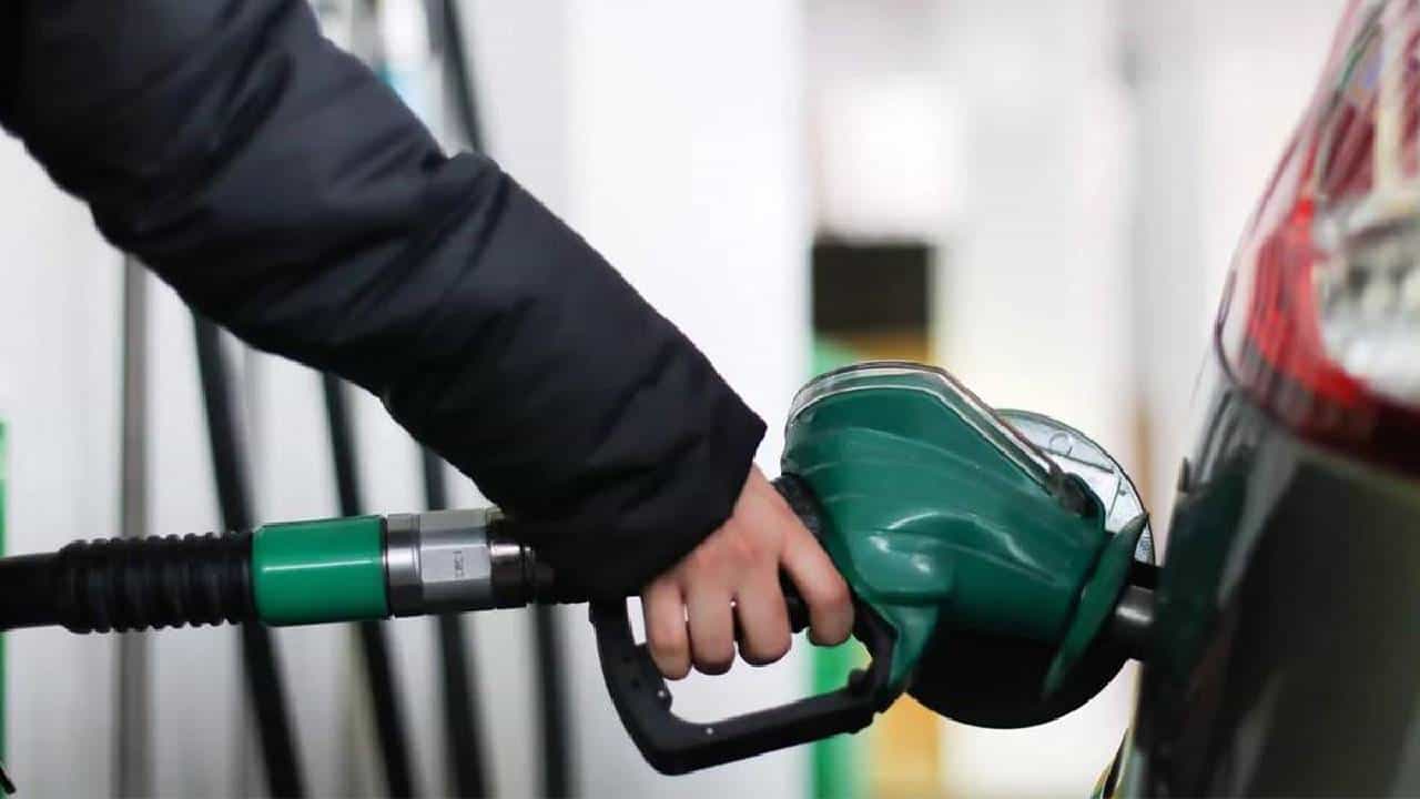 Petrol Diesel Price on July 03: ಬೆಂಗಳೂರು, ಚೆನ್ನೈ ಸೇರಿದಂತೆ ದೇಶದ ಬಹುತೇಕ ಕಡೆ ಇಂಧನ ಬೆಲೆ ಸ್ಥಿರ