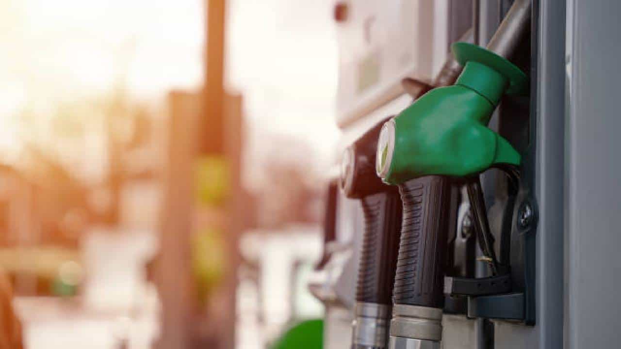 Petrol Diesel Price on July 19: ರಾಜಸ್ಥಾನ, ಹರ್ಯಾಣದಲ್ಲಿ ಪೆಟ್ರೋಲ್, ಡೀಸೆಲ್ ಬೆಲೆ ಏರಿಕೆ Petrol Diesel Price on July 19: ರಾಜಸ್ಥಾನ, ಹರ್ಯಾಣದಲ್ಲಿ ಪೆಟ್ರೋಲ್, ಡೀಸೆಲ್ ಬೆಲೆ ಏರಿಕೆ