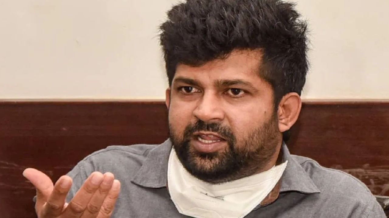 ಮುಡಾ ನಿವೇಶನ ವಾಪಸ್ ಕೊಟ್ಟು ತನಿಖೆ ಮಾಡಿಸಿ: ಸಿಎಂ ಸಿದ್ದರಾಮಯ್ಯಗೆ ಪ್ರತಾಪ್ ಸಿಂಹ ಸಲಹೆ ಮುಡಾ ನಿವೇಶನ ವಾಪಸ್ ಕೊಟ್ಟು ತನಿಖೆ ಮಾಡಿಸಿ: ಸಿಎಂ ಸಿದ್ದರಾಮಯ್ಯಗೆ ಪ್ರತಾಪ್ ಸಿಂಹ ಸಲಹೆ