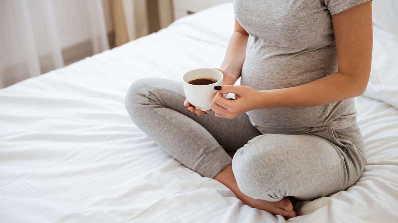Pregnancy Care: ಗರ್ಭಿಣಿಯರು ಕಾಫಿ ಕುಡಿಯಬಹುದೇ? ವೈದ್ಯರು ಹೇಳುವುದೇನು? Pregnancy Care: ಗರ್ಭಿಣಿಯರು ಕಾಫಿ ಕುಡಿಯಬಹುದೇ? ವೈದ್ಯರು ಹೇಳುವುದೇನು?