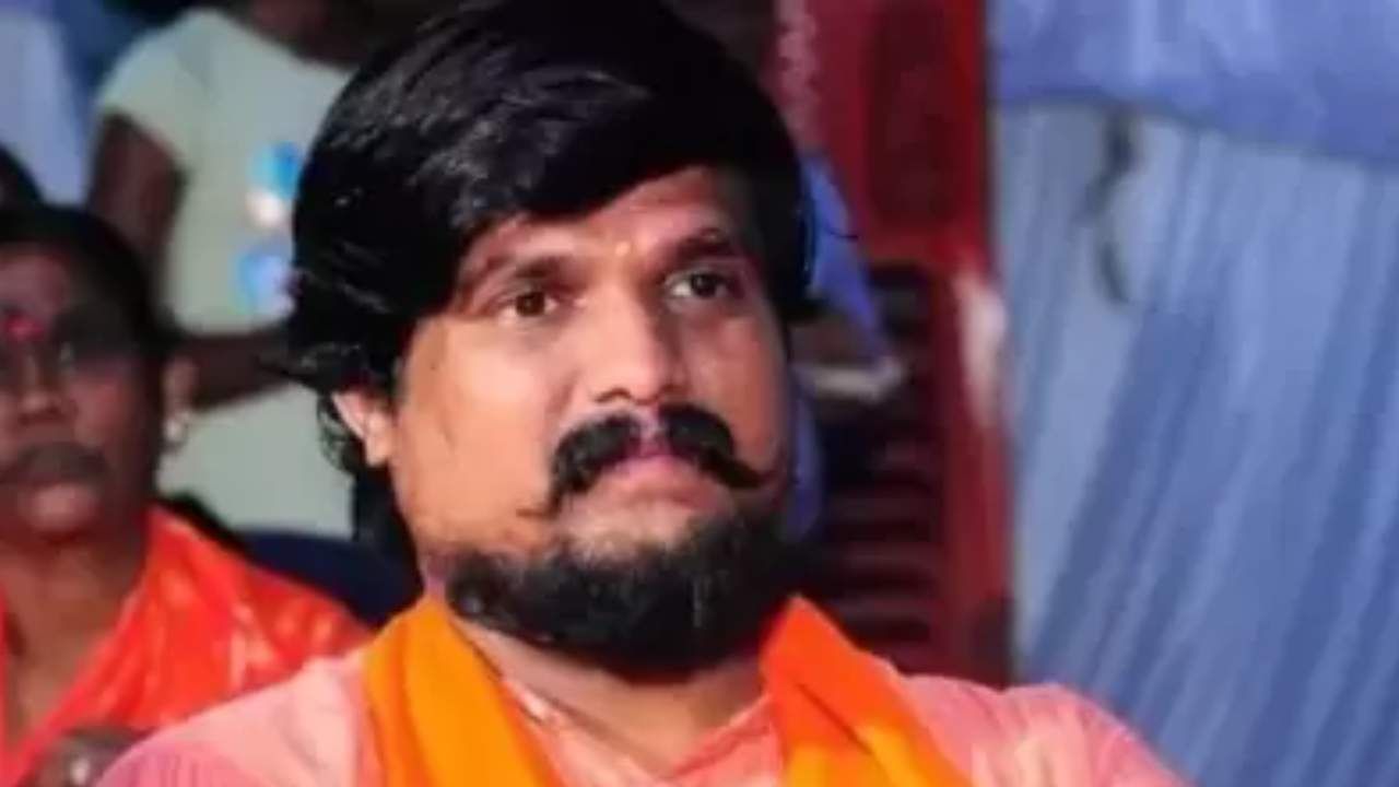 ಪೊಲೀಸರ ಕರ್ತವ್ಯಕ್ಕೆ ಅಡ್ಡಿಪಡಿಸಿದ ಆರೋಪ: ಪುನೀತ್ ಕೆರೆಹಳ್ಳಿ 14 ದಿನ ನ್ಯಾಯಾಂಗ ಬಂಧನ ಪೊಲೀಸರ ಕರ್ತವ್ಯಕ್ಕೆ ಅಡ್ಡಿಪಡಿಸಿದ ಆರೋಪ: ಪುನೀತ್ ಕೆರೆಹಳ್ಳಿ 14 ದಿನ ನ್ಯಾಯಾಂಗ ಬಂಧನ