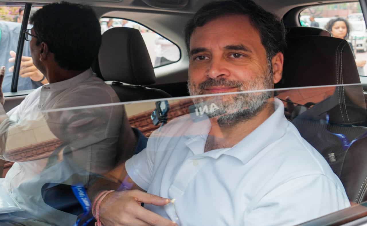 Rahul Gandhi: ಶನಿವಾರ ರಾಹುಲ್ ಗಾಂಧಿ ಗುಜರಾತ್ಗೆ ಭೇಟಿ ಸಾಧ್ಯತೆ Rahul Gandhi: ಶನಿವಾರ ರಾಹುಲ್ ಗಾಂಧಿ ಗುಜರಾತ್ಗೆ ಭೇಟಿ ಸಾಧ್ಯತೆ