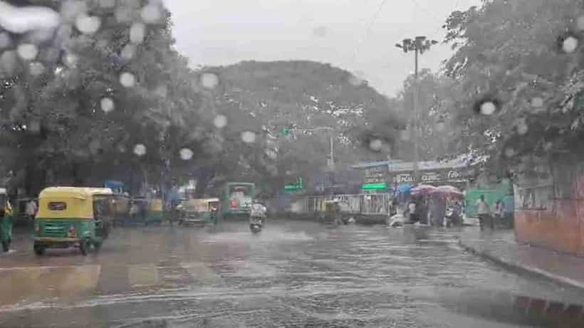 Bengaluru Rain: ಬೆಂಗಳೂರಿನಲ್ಲಿ ಜಿಟಿ-ಜಿಟಿ ಮಳೆ: ವಾತಾವರಣ ಫುಲ್ ಕೂಲ್ ಕೂಲ್, ಇನ್ನಷ್ಟು ಮಳೆ ಸಾಧ್ಯತೆ