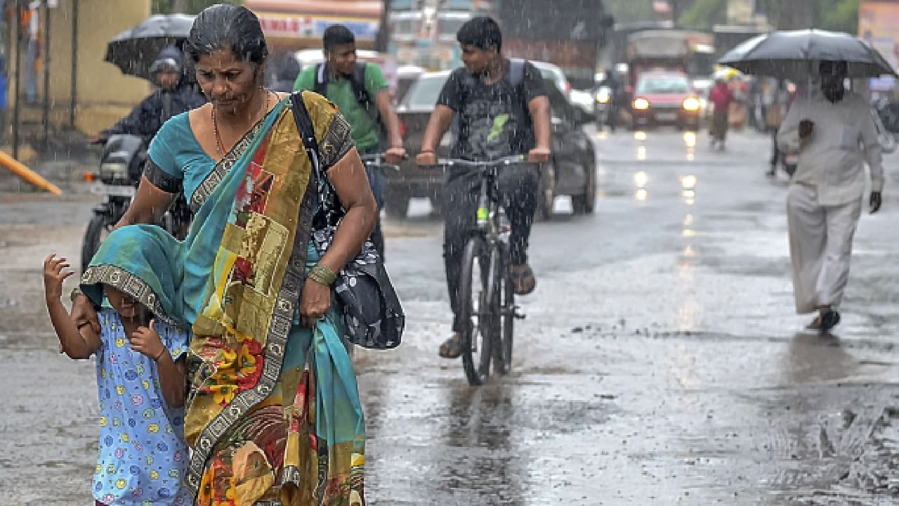 Weather Today: ತೆಲಂಗಾಣ, ಕರ್ನಾಟಕ ಸೇರಿ ಈ ರಾಜ್ಯಗಳಲ್ಲಿ ಇಂದು ವಿಪರೀತ ಮಳೆ; ರೆಡ್ ಅಲರ್ಟ್ ಘೋಷಣೆ