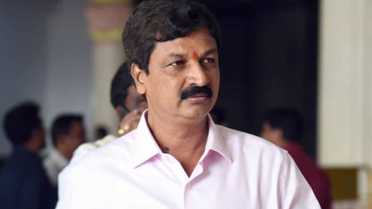 ವಿಜಯೇಂದ್ರ ವಿರುದ್ಧ ಅಸಮಾಧಾನ: ಪ್ರತ್ಯೇಕ ಪಾದಯಾತ್ರೆಗೆ ಮುಂದಾದ ರಮೇಶ್ ಜಾರಕಿಹೊಳಿ ವಿಜಯೇಂದ್ರ ವಿರುದ್ಧ ಅಸಮಾಧಾನ: ಪ್ರತ್ಯೇಕ ಪಾದಯಾತ್ರೆಗೆ ಮುಂದಾದ ರಮೇಶ್ ಜಾರಕಿಹೊಳಿ