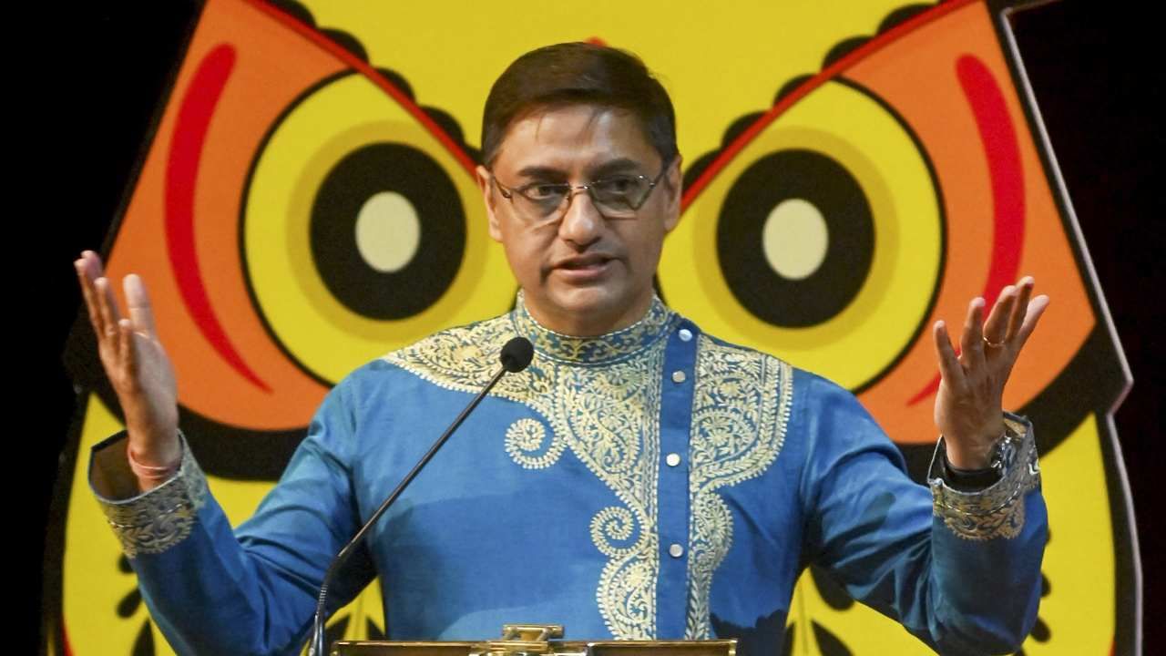 ಅಮೆರಿಕದ ಶ್ರೀಮಂತರಿಂದ ಹಣ ಪಡೆದು ಭಾರತದ ಶ್ರೀಮಂತರನ್ನು ನಿಂದಿಸುತ್ತಾರೆ: ಆಕ್ಸ್ಫ್ಯಾಮ್, ಪಿಕೆಟ್ಟಿ ವಿರುದ್ಧ ಸಂಜೀವ್ ಸಾನ್ಯಾಲ್ ಗುಡುಗು ಅಮೆರಿಕದ ಶ್ರೀಮಂತರಿಂದ ಹಣ ಪಡೆದು ಭಾರತದ ಶ್ರೀಮಂತರನ್ನು ನಿಂದಿಸುತ್ತಾರೆ: ಆಕ್ಸ್ಫ್ಯಾಮ್, ಪಿಕೆಟ್ಟಿ ವಿರುದ್ಧ ಸಂಜೀವ್ ಸಾನ್ಯಾಲ್ ಗುಡುಗು