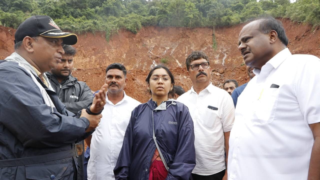 ಶಿರೂರು ಗುಡ್ಡ ಕುಸಿತ; ರಾಜ್ಯ ಸರ್ಕಾರದ ವಿರುದ್ಧ ಹೆಚ್ಡಿ ಕುಮಾರಸ್ವಾಮಿ ಕಿಡಿ ಶಿರೂರು ಗುಡ್ಡ ಕುಸಿತ; ರಾಜ್ಯ ಸರ್ಕಾರದ ವಿರುದ್ಧ ಹೆಚ್ಡಿ ಕುಮಾರಸ್ವಾಮಿ ಕಿಡಿ