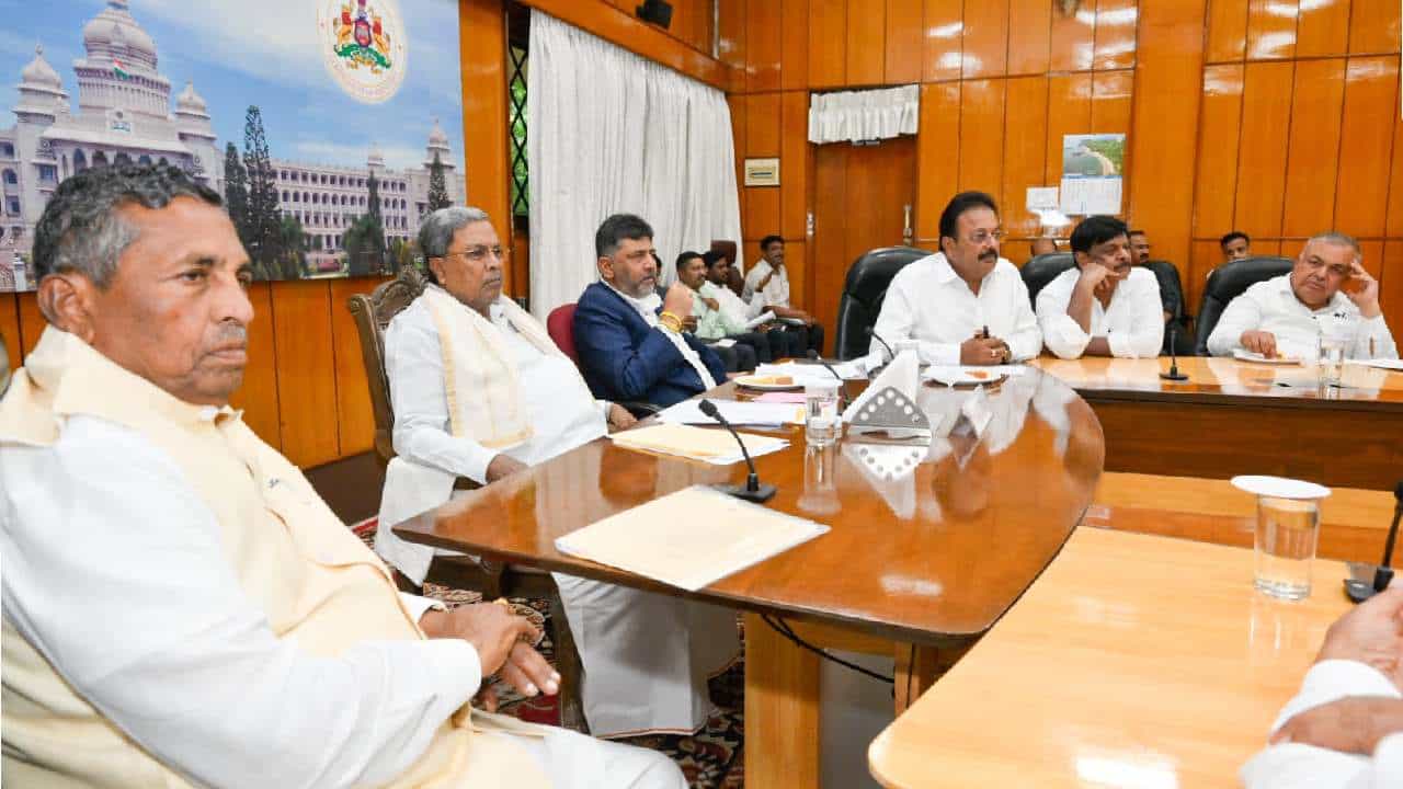ತಮಿಳುನಾಡಿಗೆ ಕಾವೇರಿ ನೀರು ಬಿಡಲ್ಲ ಎಂದ ಸಿದ್ದರಾಮಯ್ಯ, ಜುಲೈ14ಕ್ಕೆ ಸರ್ವಪಕ್ಷ ಸಭೆ ತಮಿಳುನಾಡಿಗೆ ಕಾವೇರಿ ನೀರು ಬಿಡಲ್ಲ ಎಂದ ಸಿದ್ದರಾಮಯ್ಯ, ಜುಲೈ14ಕ್ಕೆ ಸರ್ವಪಕ್ಷ ಸಭೆ