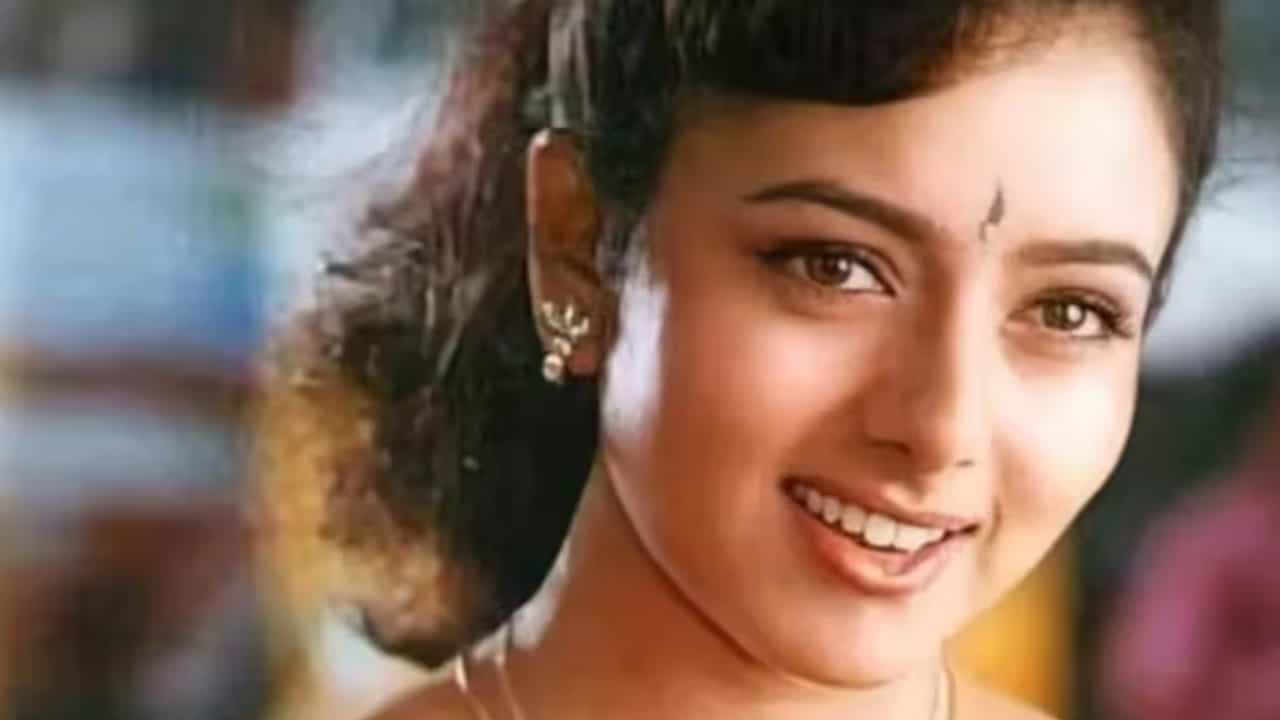 ಸೌಂದರ್ಯ ಕುಟುಂಬದಿಂದ ನಟಿಯೊಬ್ಬರಿಗೆ ಬಂದಿತ್ತು ವಿಚಿತ್ರ ಕೋರಿಕೆ ಸೌಂದರ್ಯ ಕುಟುಂಬದಿಂದ ನಟಿಯೊಬ್ಬರಿಗೆ ಬಂದಿತ್ತು ವಿಚಿತ್ರ ಕೋರಿಕೆ
