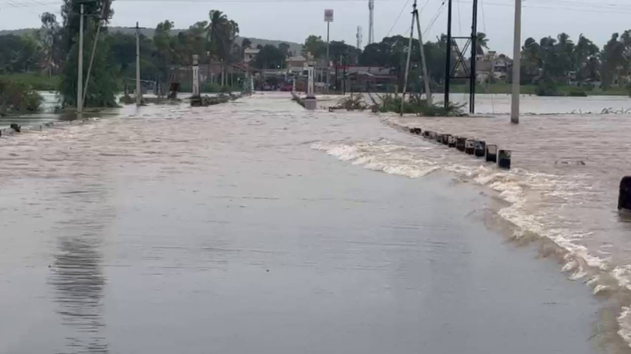 Belagavi Flood: Sankeshwar-Dharwad bridge drowned state highway closed