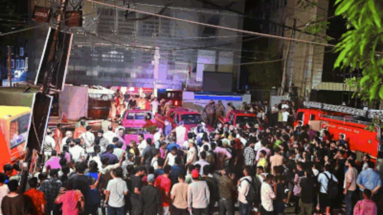 ದೆಹಲಿಯ ಐಎಎಸ್ ತರಬೇತಿ ಕೇಂದ್ರಕ್ಕೆ ನುಗ್ಗಿದ ನೀರು, ಮೂವರು ವಿದ್ಯಾರ್ಥಿಗಳು ಸಾವು ದೆಹಲಿಯ ಐಎಎಸ್ ತರಬೇತಿ ಕೇಂದ್ರಕ್ಕೆ ನುಗ್ಗಿದ ನೀರು, ಮೂವರು ವಿದ್ಯಾರ್ಥಿಗಳು ಸಾವು