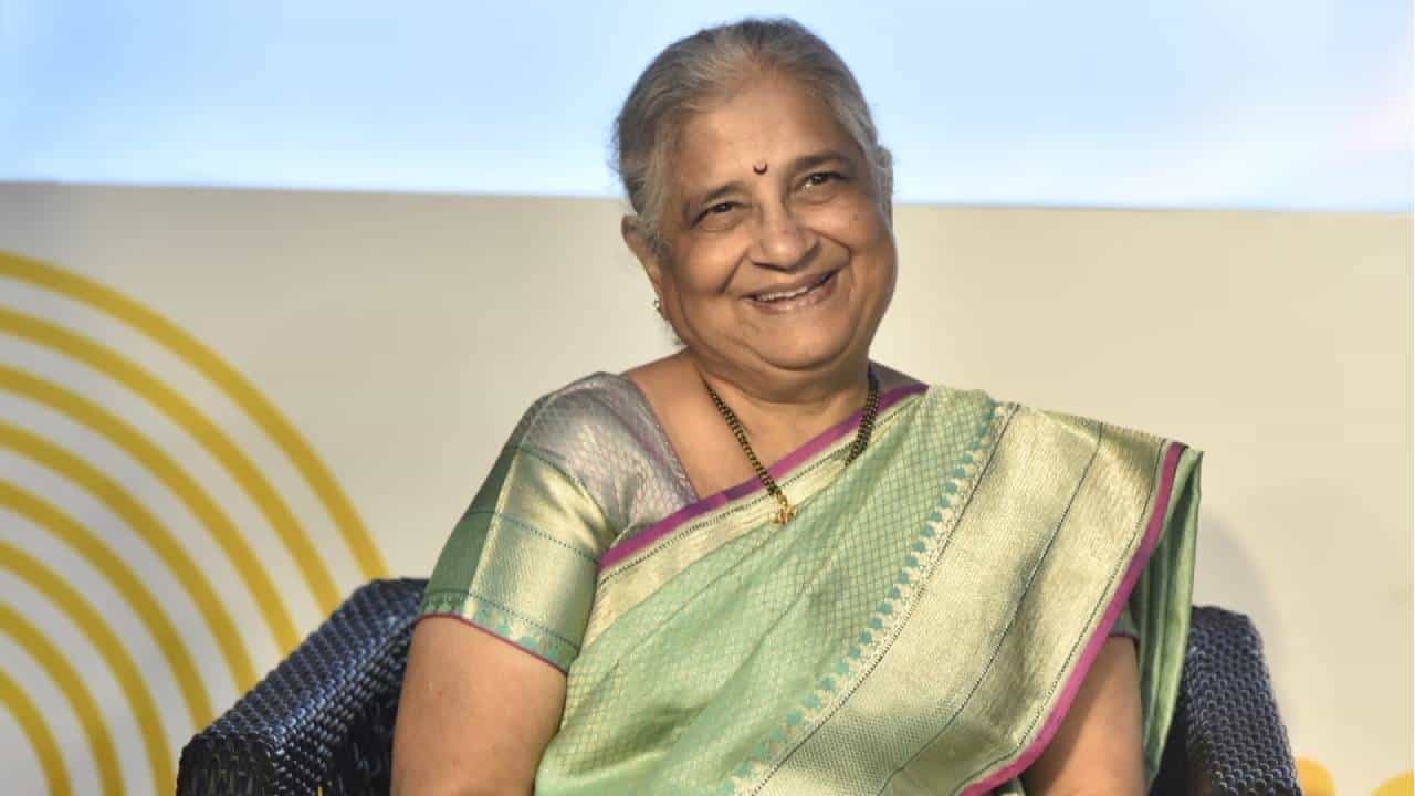 ಕಳೆದ 30 ವರ್ಷಗಳಿಂದ ಹೊಸ ಸೀರೆಯನ್ನೇ ಖರೀದಿಸಿಲ್ವಂತೆ ಸುಧಾಮೂರ್ತಿ! ಕಳೆದ 30 ವರ್ಷಗಳಿಂದ ಹೊಸ ಸೀರೆಯನ್ನೇ ಖರೀದಿಸಿಲ್ವಂತೆ ಸುಧಾಮೂರ್ತಿ!