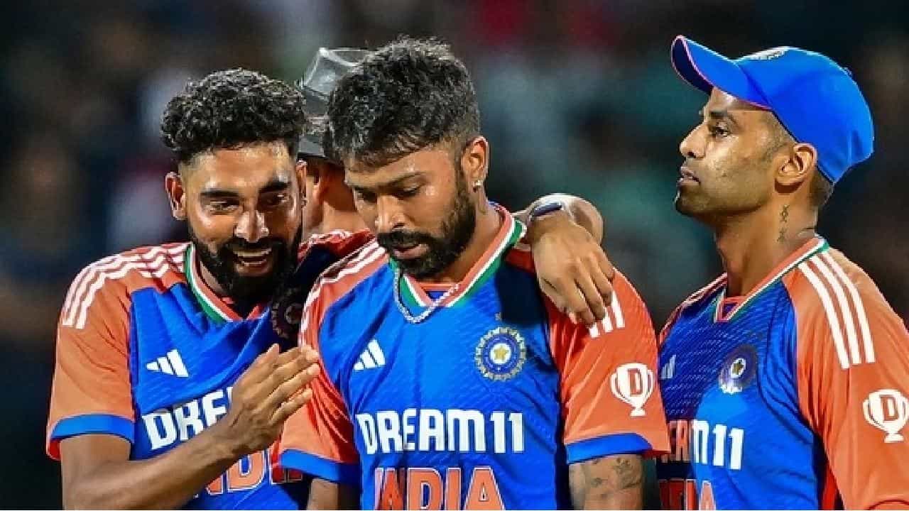 IND vs SL: ಟೀಮ್ ಇಂಡಿಯಾ ಪ್ಲೇಯಿಂಗ್ ಇಲೆವೆನ್ನಲ್ಲಿ 3 ಬದಲಾವಣೆ ಸಾಧ್ಯತೆ IND vs SL: ಟೀಮ್ ಇಂಡಿಯಾ ಪ್ಲೇಯಿಂಗ್ ಇಲೆವೆನ್ನಲ್ಲಿ 3 ಬದಲಾವಣೆ ಸಾಧ್ಯತೆ