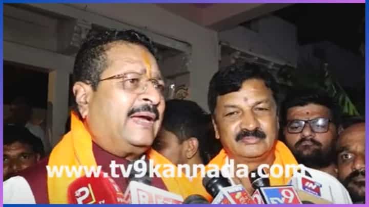 ಮಹಿಳೆಯರಿಗೆ 2 ಸಾವಿರ ರೂ. ನೀಡದೆ 3 ತಿಂಗಳಾಗಿದೆ, ಭಾಗ್ಯದ ಲಕ್ಷ್ಮಿ ಬೆಳಗಾವಿಯಲ್ಲೇ: ಯತ್ನಾಳ್ ವ್ಯಂಗ್ಯ ಮಹಿಳೆಯರಿಗೆ 2 ಸಾವಿರ ರೂ. ನೀಡದೆ 3 ತಿಂಗಳಾಗಿದೆ, ಭಾಗ್ಯದ ಲಕ್ಷ್ಮಿ ಬೆಳಗಾವಿಯಲ್ಲೇ: ಯತ್ನಾಳ್ ವ್ಯಂಗ್ಯ