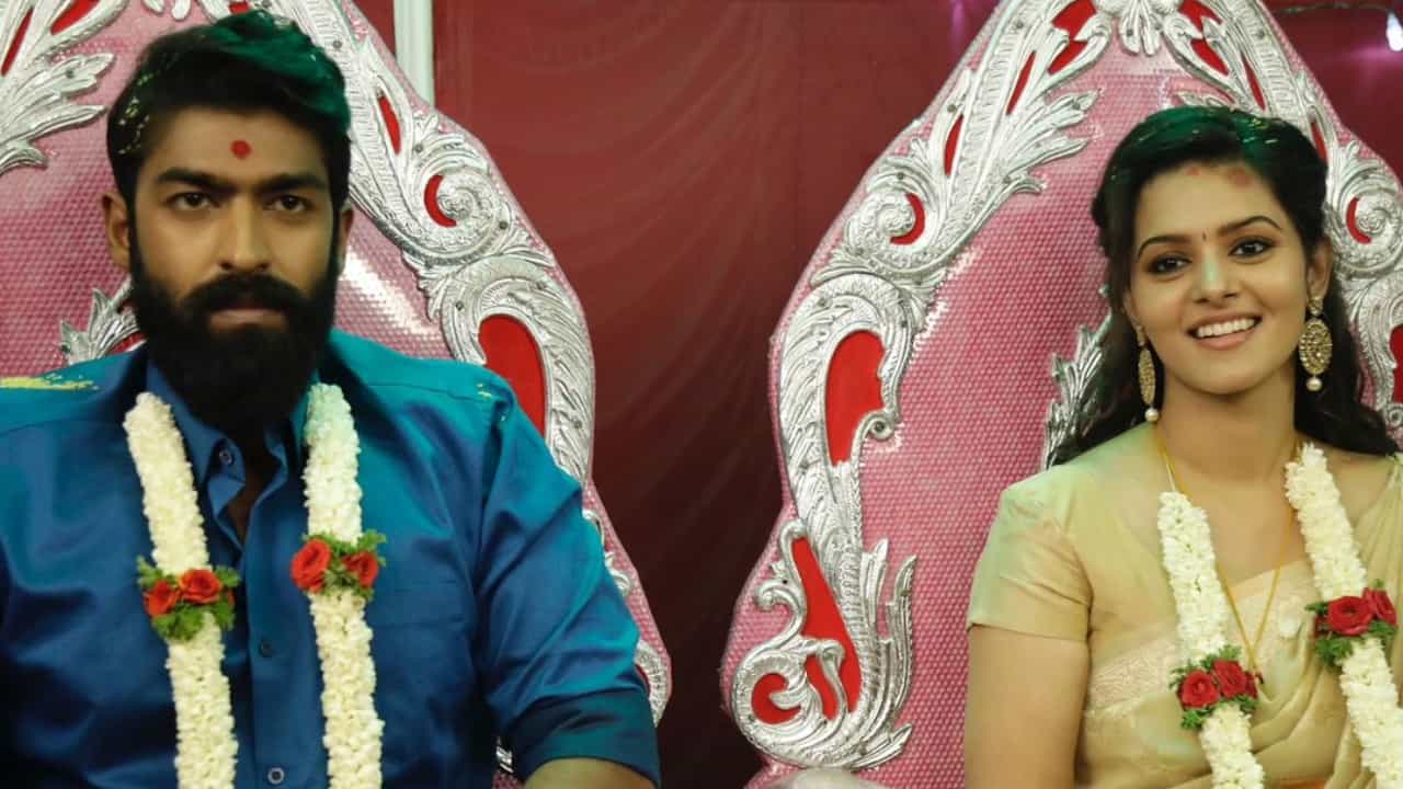 ಸೈಲೆಂಟ್ ಆಗಿ ಮದುವೆ ಆದ್ರಾ ವಿನಯ್ ರಾಜ್ಕುಮಾರ್? ಅಸಲಿ ವಿಷಯ ಬೇರೆಯೇ ಇದೆ ಸೈಲೆಂಟ್ ಆಗಿ ಮದುವೆ ಆದ್ರಾ ವಿನಯ್ ರಾಜ್ಕುಮಾರ್? ಅಸಲಿ ವಿಷಯ ಬೇರೆಯೇ ಇದೆ