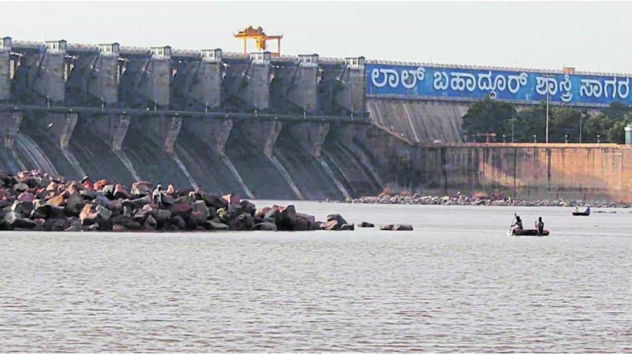 Karnataka Dam Water Level: ಉತ್ತರ ಕರ್ನಾಟಕಕ್ಕೆ ಸಿಹಿ ಸುದ್ದಿ, ಆಲಮಟ್ಟಿ ಜಲಾಶಯ ಭರ್ತಿ Karnataka Dam Water Level: ಉತ್ತರ ಕರ್ನಾಟಕಕ್ಕೆ ಸಿಹಿ ಸುದ್ದಿ, ಆಲಮಟ್ಟಿ ಜಲಾಶಯ ಭರ್ತಿ