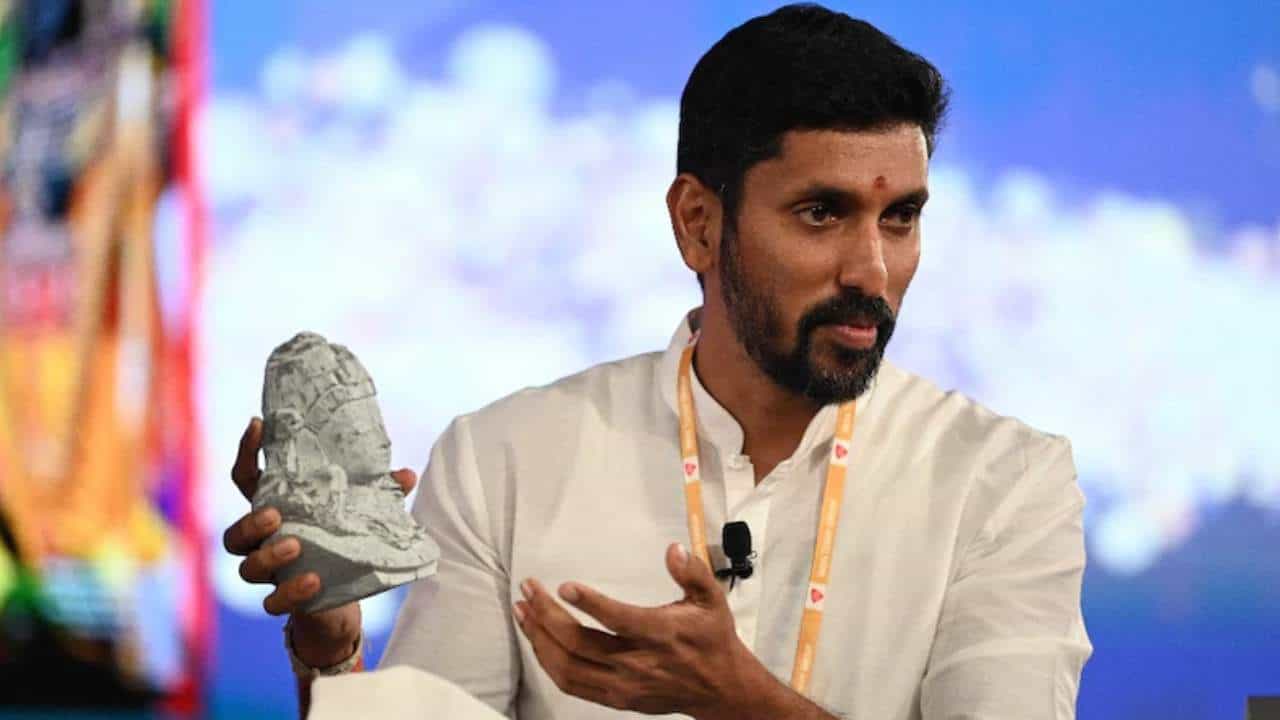 ಅಯೋಧ್ಯೆ ರಾಮಲಲ್ಲಾ ಮೂರ್ತಿ ಶಿಲ್ಪಿ ಅರುಣ್ ಯೋಗಿರಾಜ್ಗೆ ವೀಸಾ ನಿರಾಕರಿಸಿದ ಅಮೆರಿಕ ಅಯೋಧ್ಯೆ ರಾಮಲಲ್ಲಾ ಮೂರ್ತಿ ಶಿಲ್ಪಿ ಅರುಣ್ ಯೋಗಿರಾಜ್ಗೆ ವೀಸಾ ನಿರಾಕರಿಸಿದ ಅಮೆರಿಕ