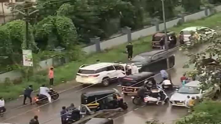 Watch Video: ಇದೆಂಥಾ ದ್ವೇಷ, ಮಗುವಿದ್ದ ಕಾರಿಗೆ ಎರಡೆರಡು ಬಾರಿ ಗುದ್ದಿದ ಮತ್ತೊಂದು ಕಾರು Watch Video: ಇದೆಂಥಾ ದ್ವೇಷ, ಮಗುವಿದ್ದ ಕಾರಿಗೆ ಎರಡೆರಡು ಬಾರಿ ಗುದ್ದಿದ ಮತ್ತೊಂದು ಕಾರು