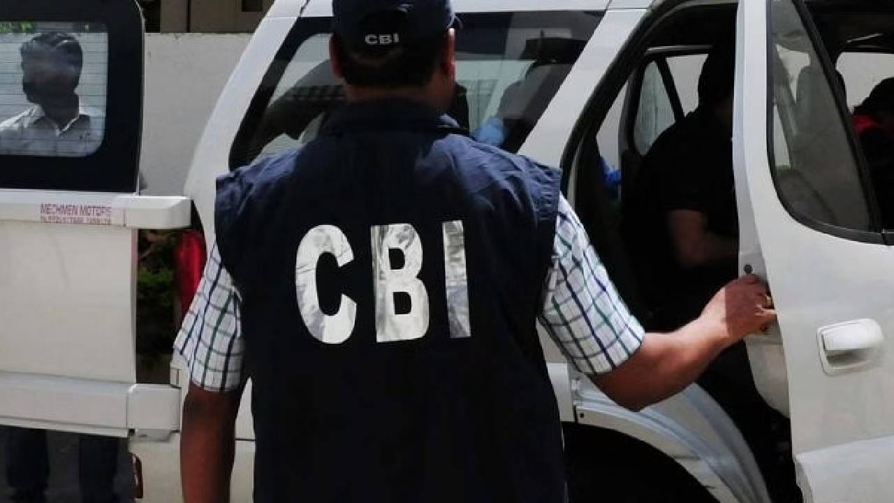 ನಾನಾ ವೇಷ, ಬ್ಯಾಂಕ್ಗೆ ವಂಚಿಸಿ 20 ವರ್ಷಗಳಿಂದ ತಲೆಮರೆಸಿಕೊಂಡಿದ್ದ ವ್ಯಕ್ತಿಯ ಬಂಧನ ನಾನಾ ವೇಷ, ಬ್ಯಾಂಕ್ಗೆ ವಂಚಿಸಿ 20 ವರ್ಷಗಳಿಂದ ತಲೆಮರೆಸಿಕೊಂಡಿದ್ದ ವ್ಯಕ್ತಿಯ ಬಂಧನ