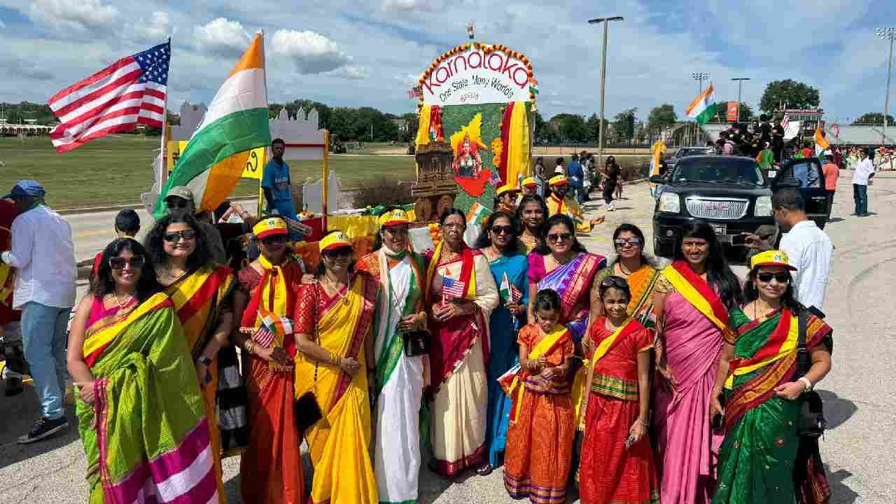 ಅಮೆರಿಕ ಚಿಕಾಗೋದ ಇಂಡಿಯನ್ ಕಮ್ಯುನಿಟಿ ಔಟ್ರೀಚ್ ಆರ್ಗನೈಸೇಷನ್ ವತಿಯಿಂದ 78ನೇ ಸ್ವಾತಂತ್ರ್ಯ  ದಿನಾಚರಣೆ ಆಚರಿಸಲಾಯ್ತು. ಇದ್ರ ಅಂಗವಾಗಿ ಇಂಡಿಯಾ ಡೇ ಪರೇಡ್ ಆಯೋಜಿಸಲಾಗಿತ್ತು. ಕನ್ನಡಿಗರು ಒಟ್ಟಾಗಿ ಕನ್ನಡ ಸಂಗೀತಕ್ಕೆ ನೃತ್ಯ ಮಾಡುತ್ತಾ ಸಂಭ್ರಮಿಸಿದ್ರು.