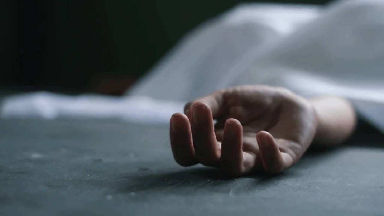 ಉತ್ತರಪ್ರದೇಶ: ಸಾಮೂಹಿಕ ಅತ್ಯಾಚಾರಕ್ಕೊಳಗಾಗಿದ್ದ ಬಾಲಕಿ ಆತ್ಮಹತ್ಯೆ ಉತ್ತರಪ್ರದೇಶ: ಸಾಮೂಹಿಕ ಅತ್ಯಾಚಾರಕ್ಕೊಳಗಾಗಿದ್ದ ಬಾಲಕಿ ಆತ್ಮಹತ್ಯೆ