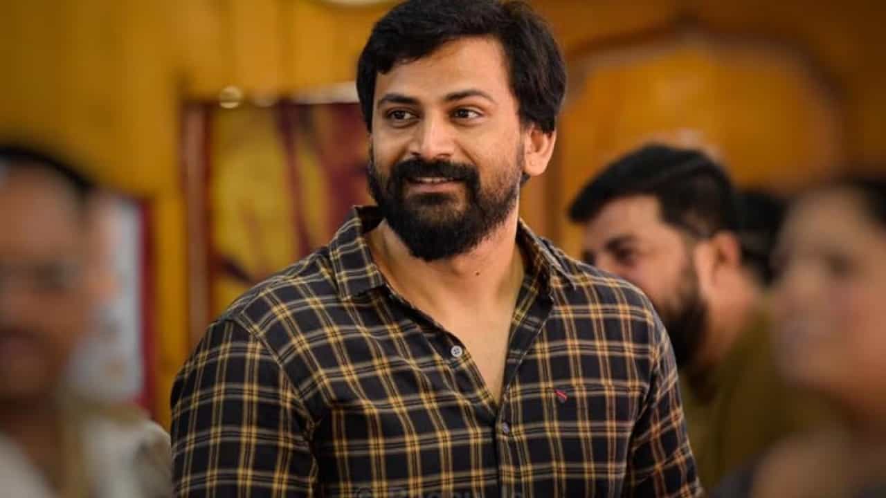 Daali Dhananjay: ಹುಟ್ಟುಹಬ್ಬದಂದು ಅಭಿಮಾನಿಗಳಿಗೆ ಸಿಗಲ್ಲ ಡಾಲಿ ಧನಂಜಯ್ Daali Dhananjay: ಹುಟ್ಟುಹಬ್ಬದಂದು ಅಭಿಮಾನಿಗಳಿಗೆ ಸಿಗಲ್ಲ ಡಾಲಿ ಧನಂಜಯ್