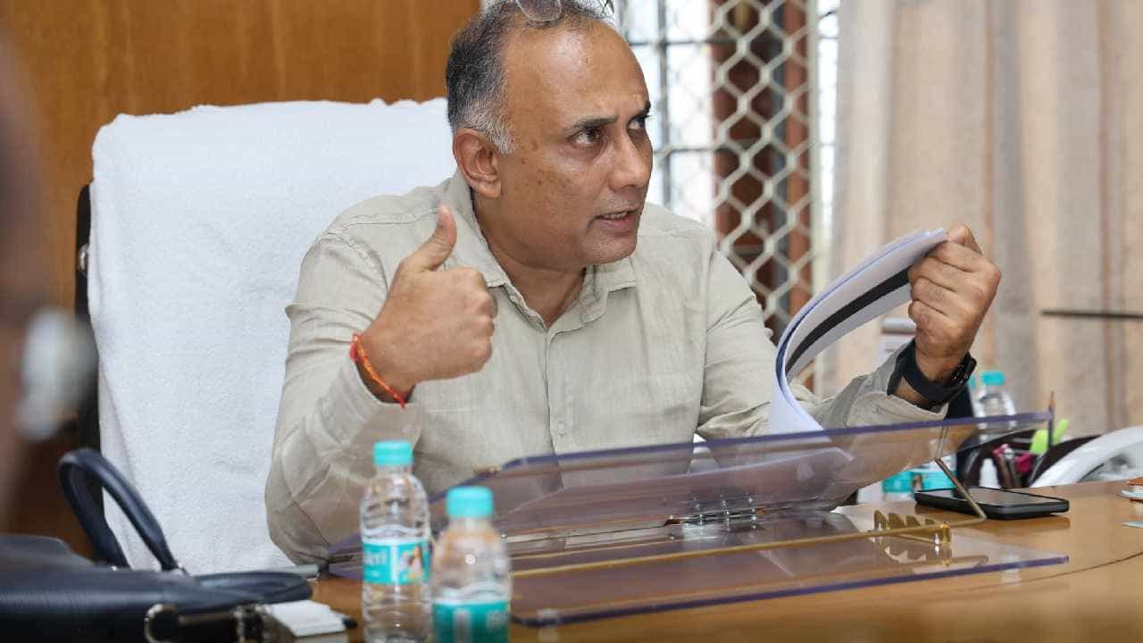 ಕೊಲ್ಕತ್ತಾ ಘಟನೆ ಬಳಿಕ ಎಚ್ಚೆತ್ತ ಕರ್ನಾಟಕ ಸರ್ಕಾರ, ವೈದ್ಯಕೀಯ ಸಿಬ್ಬಂದಿ ಭದ್ರತೆಗೆ ಮುಂದಾದ ಆರೋಗ್ಯ ಇಲಾಖೆ ಕೊಲ್ಕತ್ತಾ ಘಟನೆ ಬಳಿಕ ಎಚ್ಚೆತ್ತ ಕರ್ನಾಟಕ ಸರ್ಕಾರ, ವೈದ್ಯಕೀಯ ಸಿಬ್ಬಂದಿ ಭದ್ರತೆಗೆ ಮುಂದಾದ ಆರೋಗ್ಯ ಇಲಾಖೆ