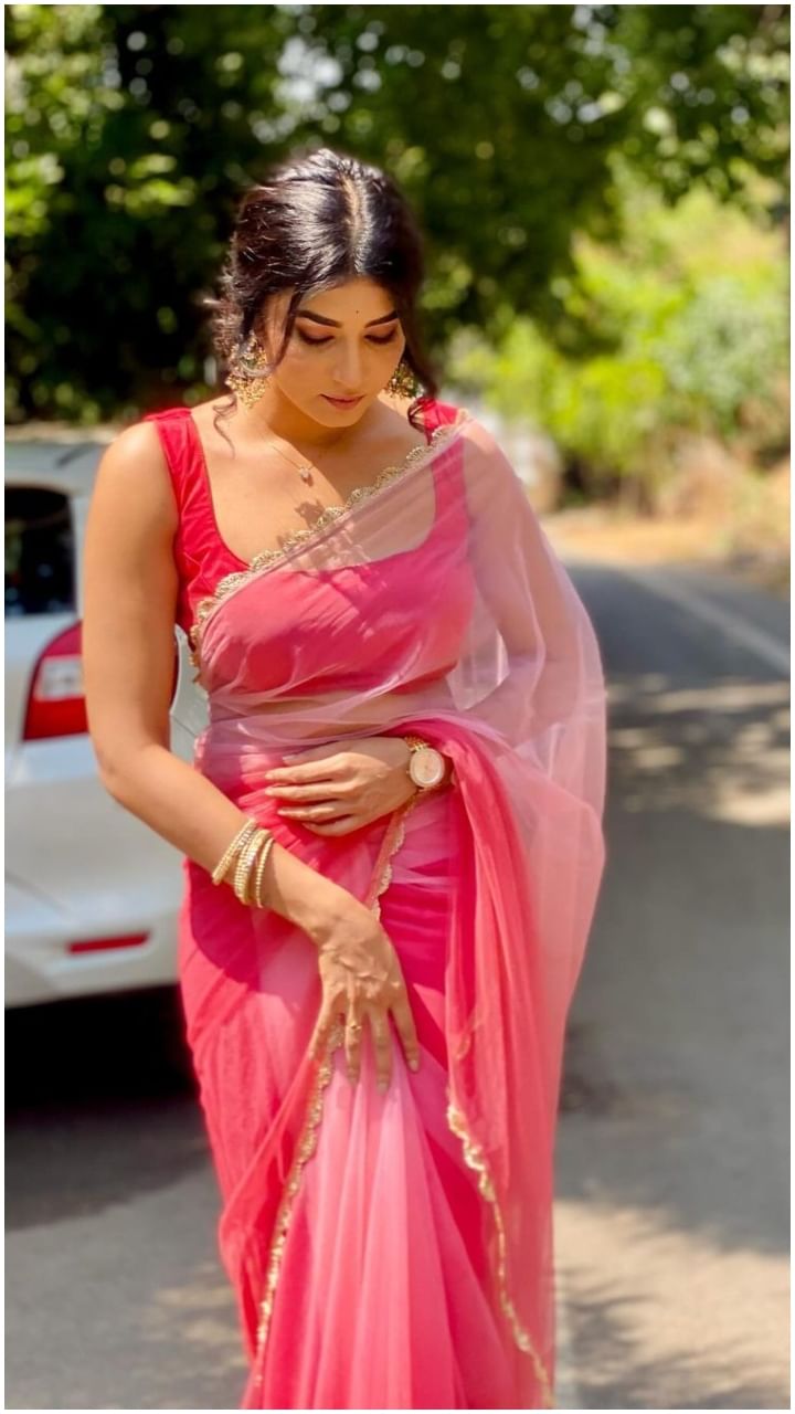 ದಿವ್ಯಾ ಸುರೇಶ್ ಅವರು ಹೊಸ ಫೋಟೋಗಳ ಮೂಲಕ ಎಲ್ಲರ ಗಮನ ಸೆಳೆದಿದ್ದಾರೆ. ಈ ಫೋಟೋ ವೈರಲ್ ಆಗಿದೆ.