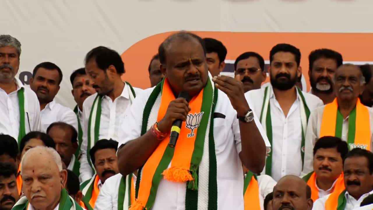 ಬ್ಲ್ಯಾಕ್ & ವೈಟ್ ಟಿವಿ, ಡಿವಿಡಿ ಇಟ್ಟುಕೊಂಡು ದೊಡ್ಡಾಲಹಳ್ಳಿಯಲ್ಲಿ ಏನು ಪ್ರದರ್ಶಿಸುತ್ತಿದ್ದರು? ಕುಮಾರಸ್ವಾಮಿ ವ್ಯಂಗ್ಯ ಬ್ಲ್ಯಾಕ್ & ವೈಟ್ ಟಿವಿ, ಡಿವಿಡಿ ಇಟ್ಟುಕೊಂಡು ದೊಡ್ಡಾಲಹಳ್ಳಿಯಲ್ಲಿ ಏನು ಪ್ರದರ್ಶಿಸುತ್ತಿದ್ದರು? ಕುಮಾರಸ್ವಾಮಿ ವ್ಯಂಗ್ಯ