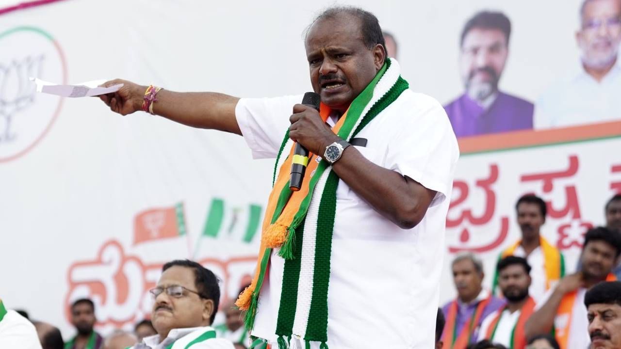 ತುಂಗಭದ್ರಾ ಗೇಟ್ ಕಟ್; ಚೀಫ್ ಇಂಜಿನಿಯರ್ಗೆ ಎಷ್ಟು ಫಿಕ್ಸ್ ಮಾಡಿದ್ದೀರಿ-ಕೈ ಸರ್ಕಾರಕ್ಕೆ ಹೆಚ್ಡಿಕೆ ಪ್ರಶ್ನೆ ತುಂಗಭದ್ರಾ ಗೇಟ್ ಕಟ್; ಚೀಫ್ ಇಂಜಿನಿಯರ್ಗೆ ಎಷ್ಟು ಫಿಕ್ಸ್ ಮಾಡಿದ್ದೀರಿ-ಕೈ ಸರ್ಕಾರಕ್ಕೆ ಹೆಚ್ಡಿಕೆ ಪ್ರಶ್ನೆ