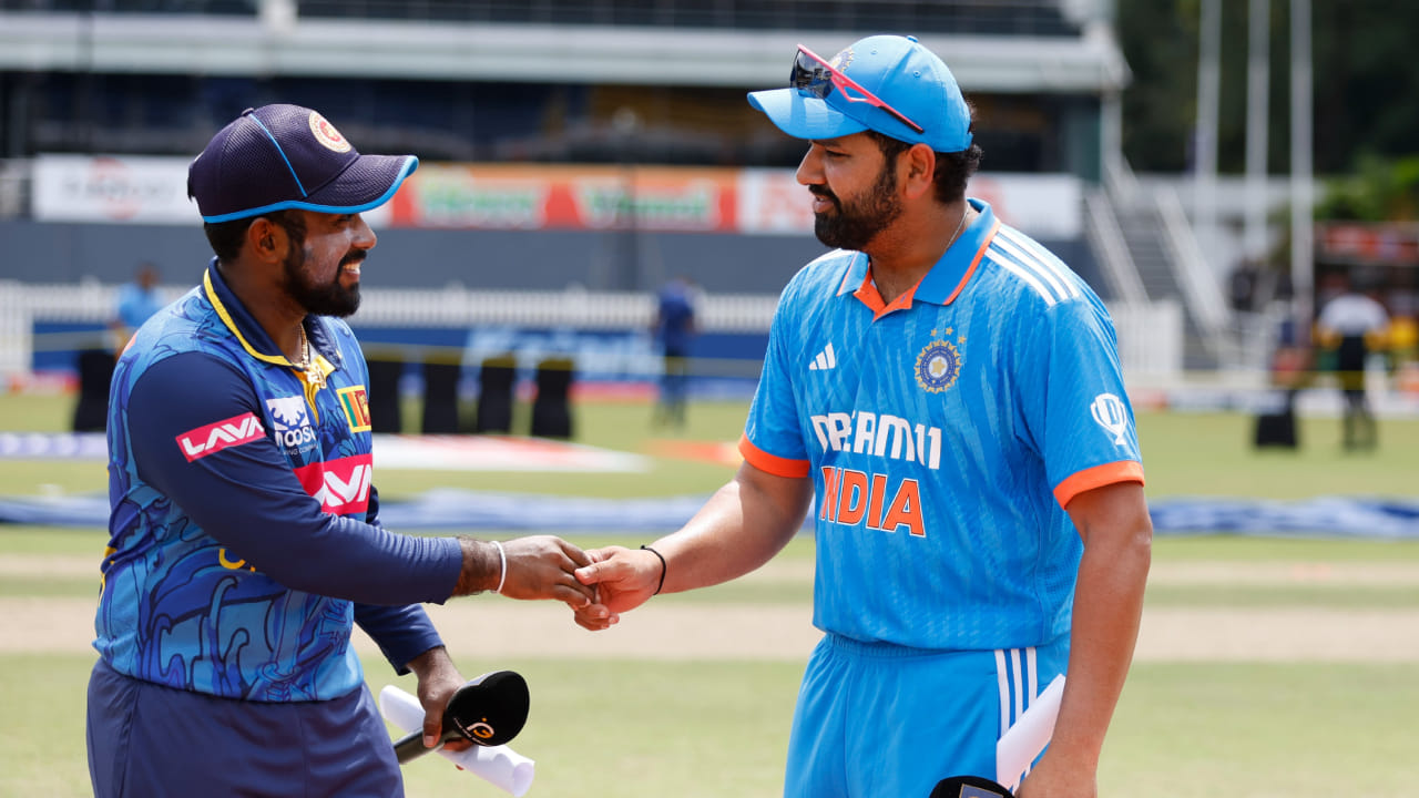 IND vs SL: ಮತ್ತೆ ಟಾಸ್ ಗೆದ್ದ ಲಂಕಾ; ಕನ್ನಡಿಗ ರಾಹುಲ್ಗೆ ಕೋಕ್! ತಂಡದಲ್ಲಿ 2 ಬದಲಾವಣೆ IND vs SL: ಮತ್ತೆ ಟಾಸ್ ಗೆದ್ದ ಲಂಕಾ; ಕನ್ನಡಿಗ ರಾಹುಲ್ಗೆ ಕೋಕ್! ತಂಡದಲ್ಲಿ 2 ಬದಲಾವಣೆ